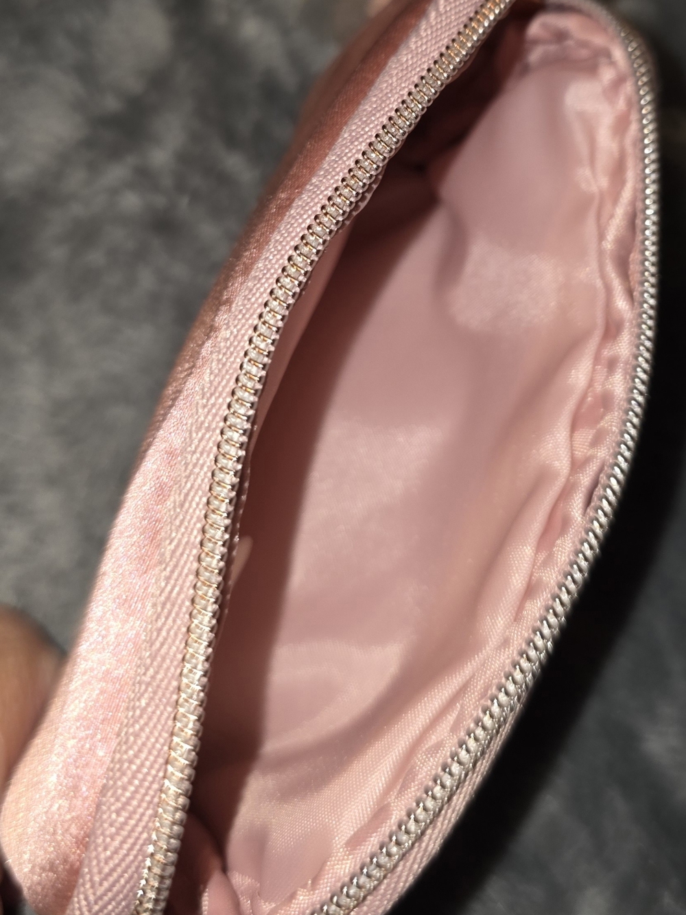 NWOT COACH Pink Shimmer Fragrance Pouch Makeup Case - Picture 6 of 7